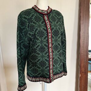 Vintage L.L Bean Fair Isle Nordic Merino Wool Green
Cardigan Sweater Small